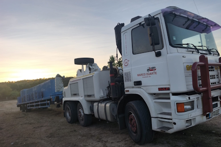 Reboque de pesados em ação